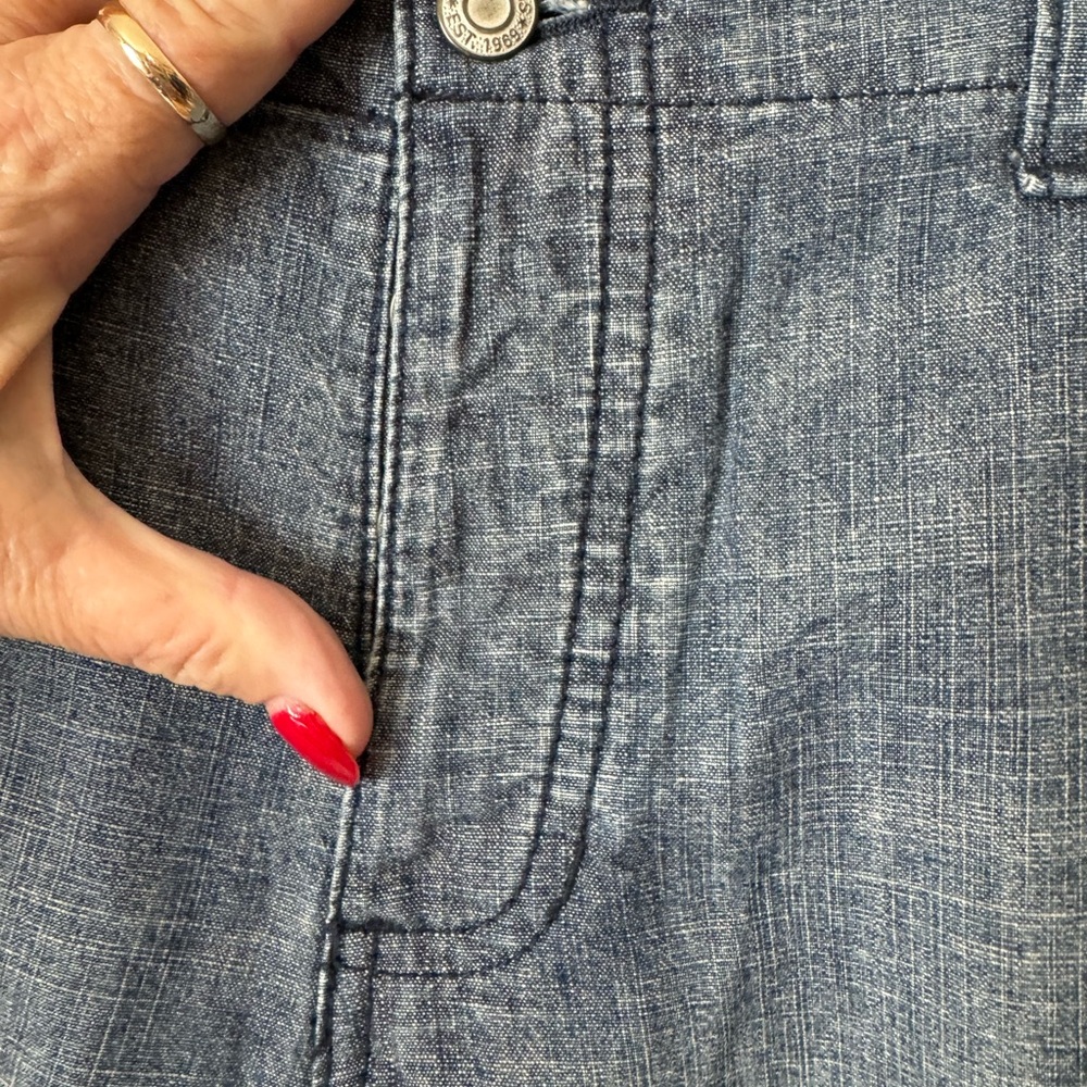 GAP WOMEN'S BUTTON FLY CARGO STYLE SHORTS SIZE: `10 #U - Picture 7 of 10